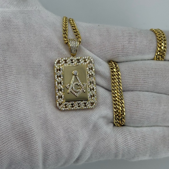 Masonic Square & Compass Pendant 18K Gold Dipped Silver Iced CZ Approx 12g - Picture 6 of 8